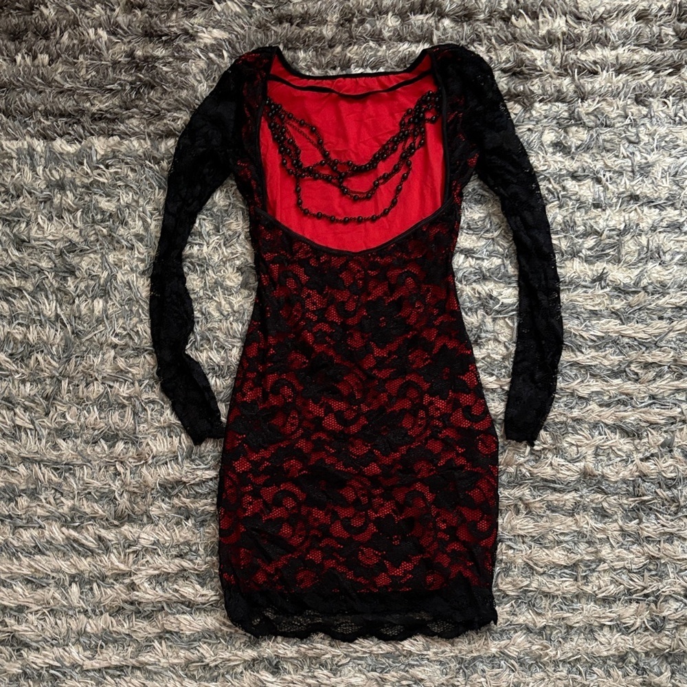 Elegant Black and Red Open-Back Long-Sleeve Lace Mini Dress, Size S/M - Picture 3 of 6
